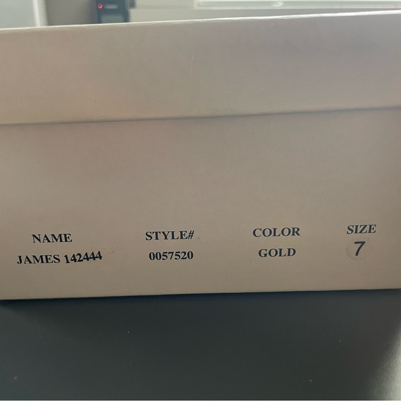 B2 Gold Embroidered Heels - Picture 8 of 8